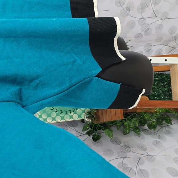 Juicy Couture Crew Sweater - Picture 6 of 10